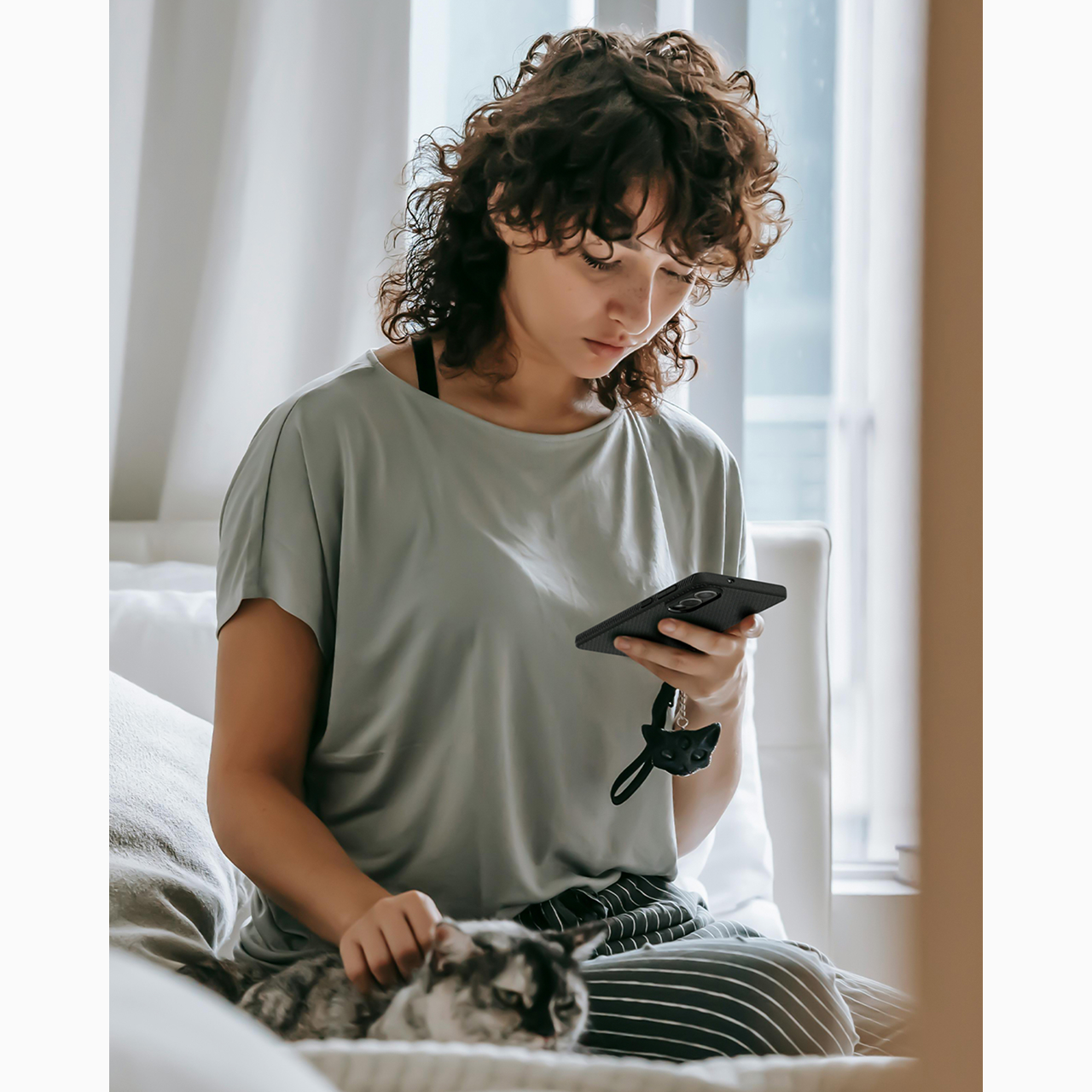 Case Samsung Galaxy S25 Edge Spigen Liquid Air Slim Anti Shock Crack Cover Softcase Matte Casing - Gambar 4