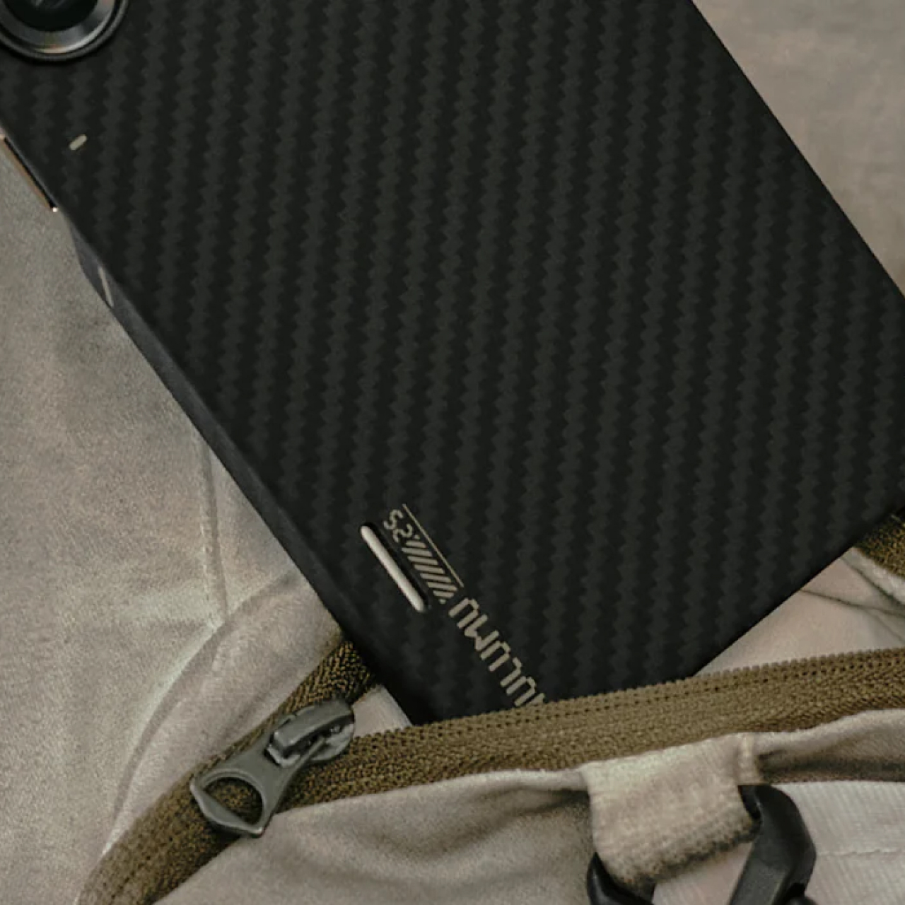 Case Samsung Galaxy S25 Ultra Aulumu Aramid Fiber Carbon Slim Anti Shock Crack Casing - Gambar 3